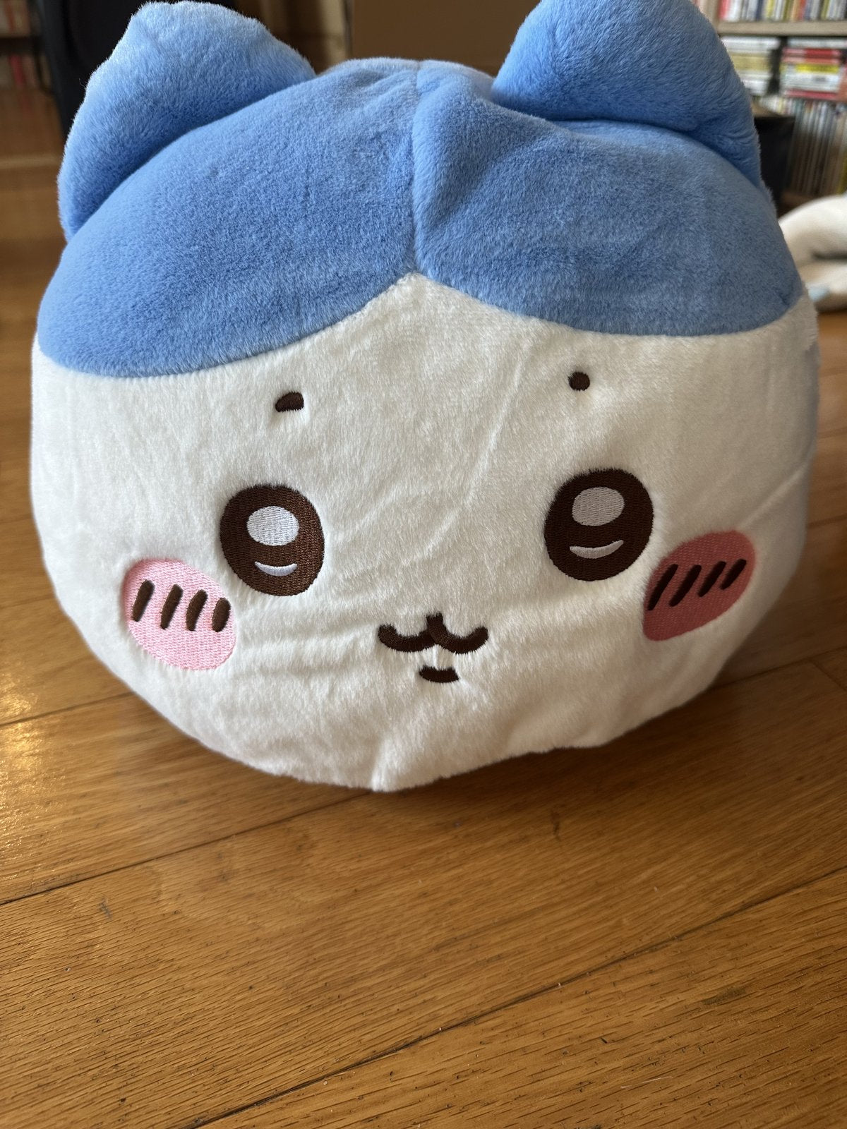 ちいかわ プレミアムドームクッション　ハチワレ