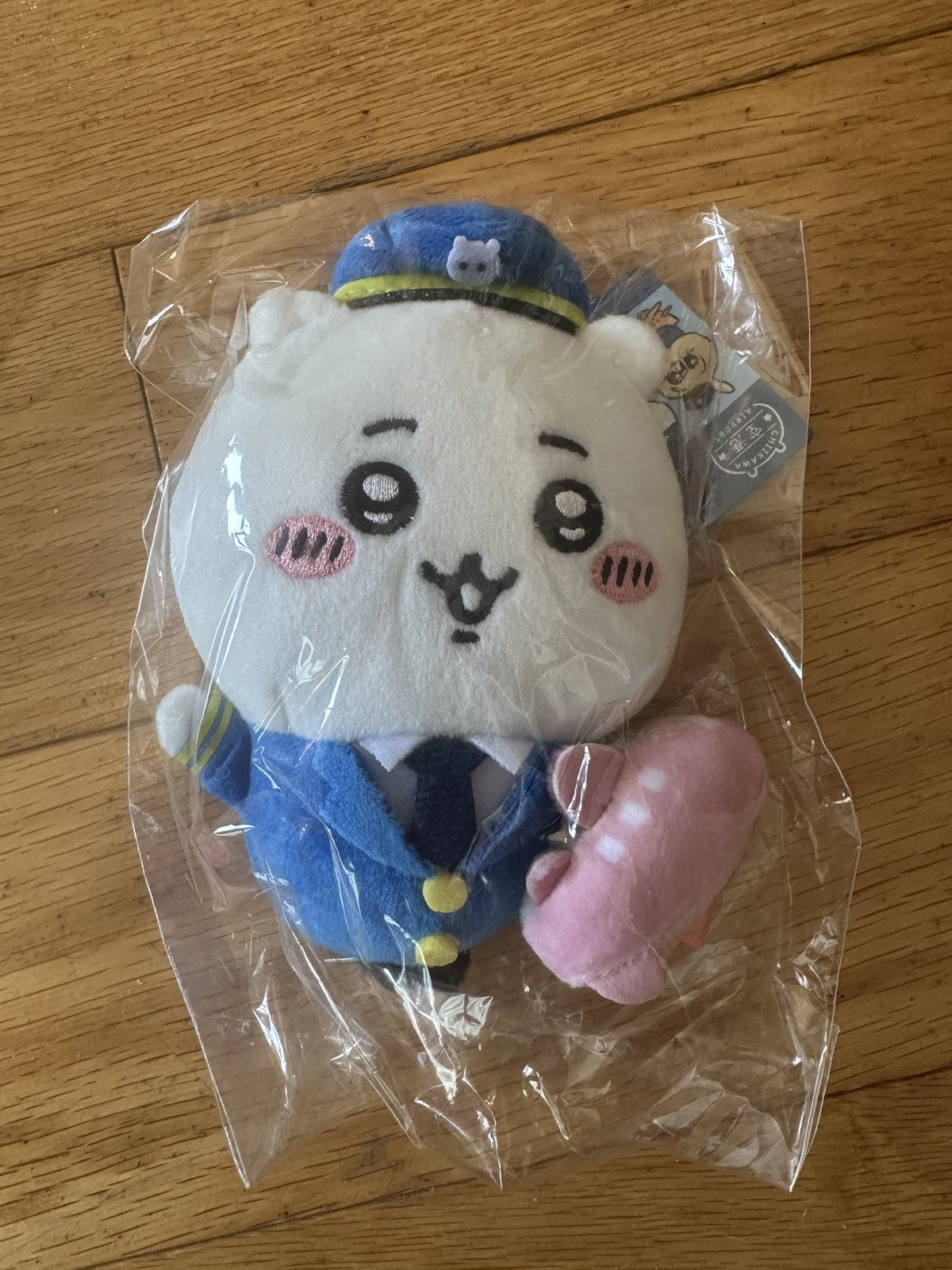 ちいかわ ご当地ぬいぐるみキーチェーン 空港限定「パイロット」（ちいかわ）