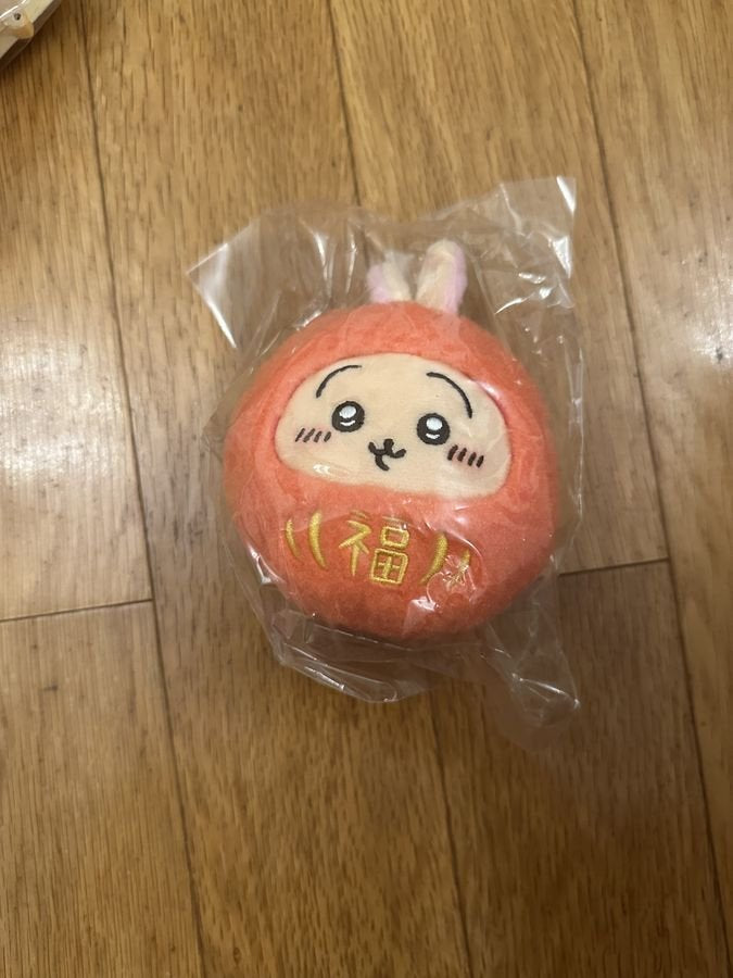 CHIIKAWA 變成達摩了！不倒翁毛公仔（兔兔）